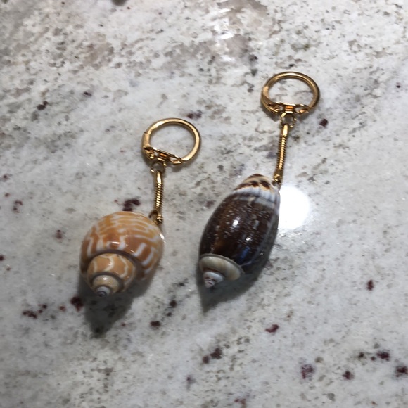 Shell People and 2 Shell Keychains Included - Picture 16 of 16